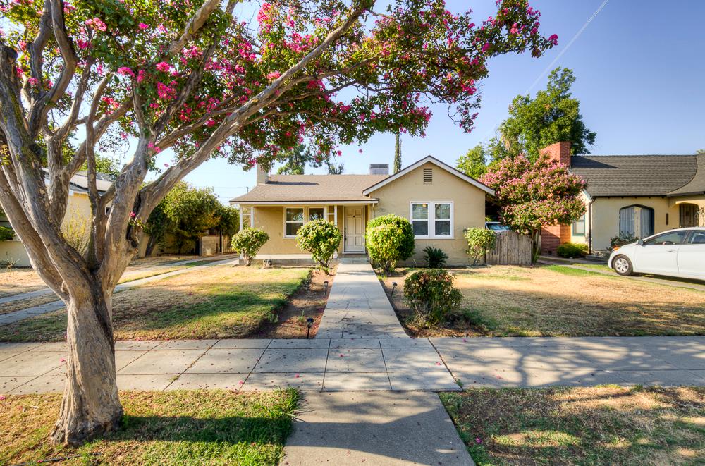 226 E Alhambra Ave, Fresno, CA 93728