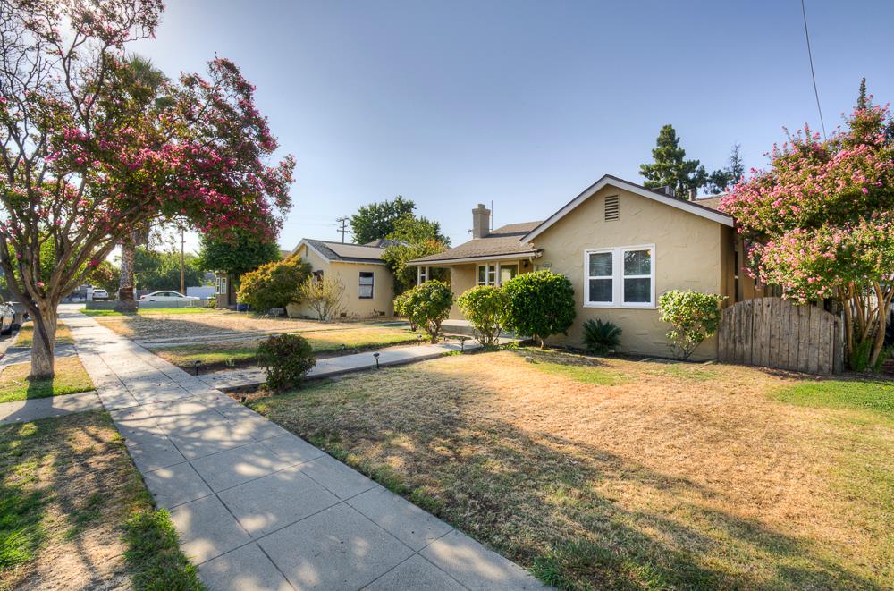 226 E Alhambra Ave, Fresno, CA 93728