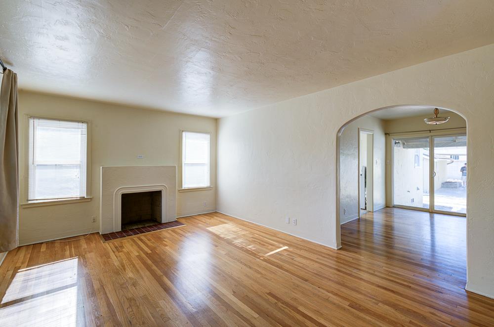 226 E Alhambra Ave, Fresno, CA 93728