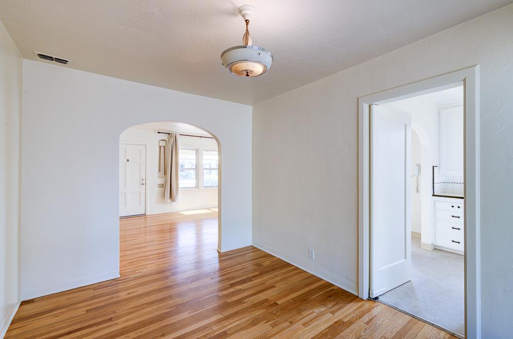 226 E Alhambra Ave, Fresno, CA 93728