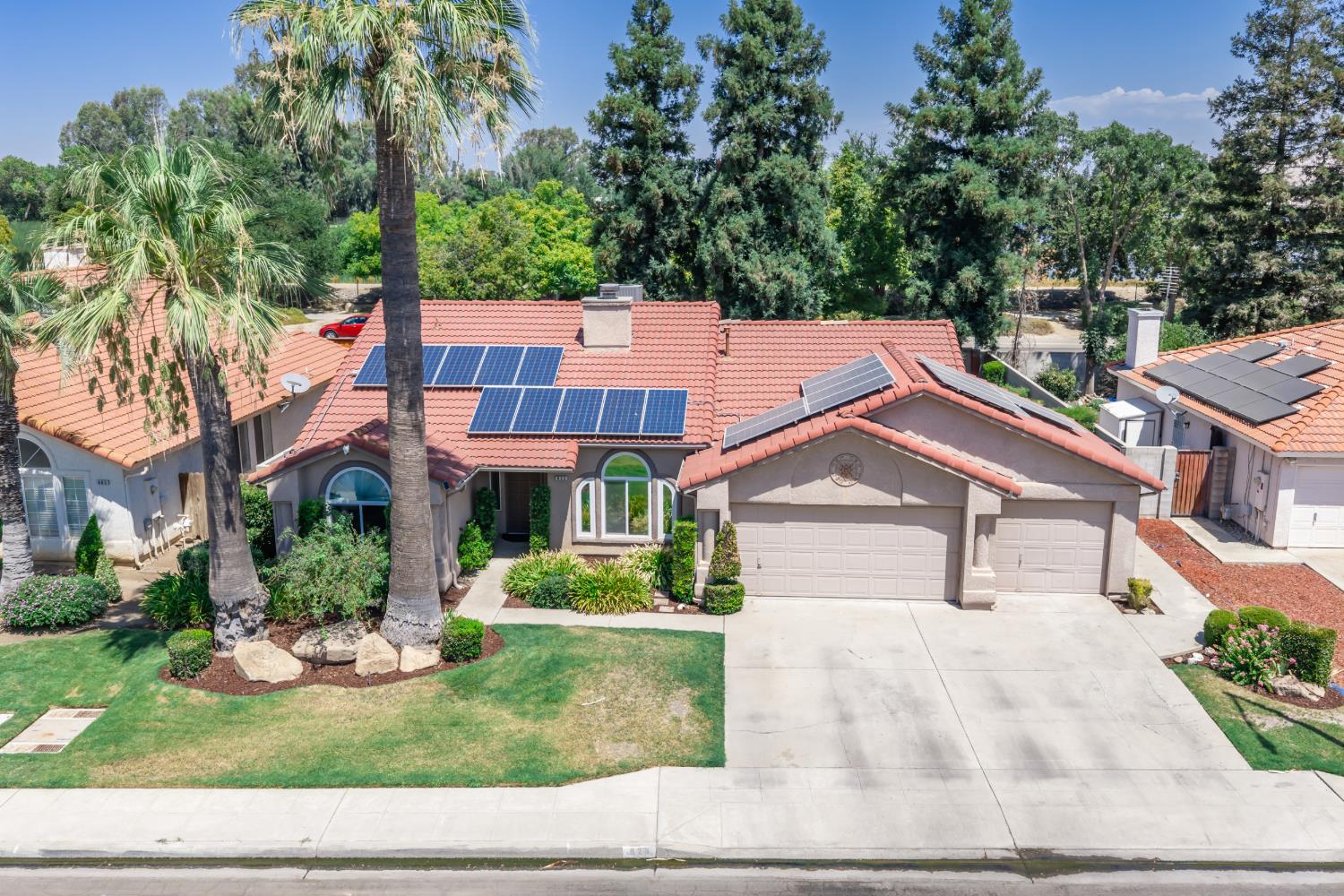 923 Oak Avenue, Clovis, CA 93611