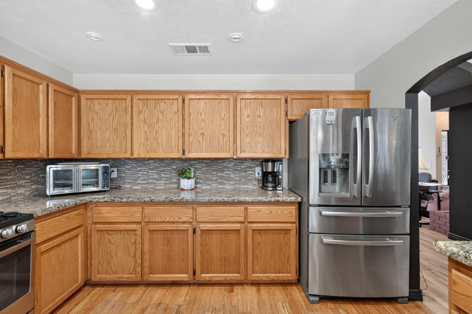 923 Oak Avenue, Clovis, CA 93611