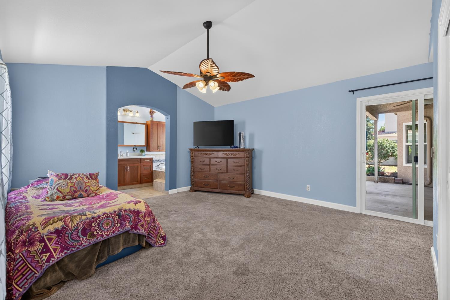 923 Oak Avenue, Clovis, CA 93611