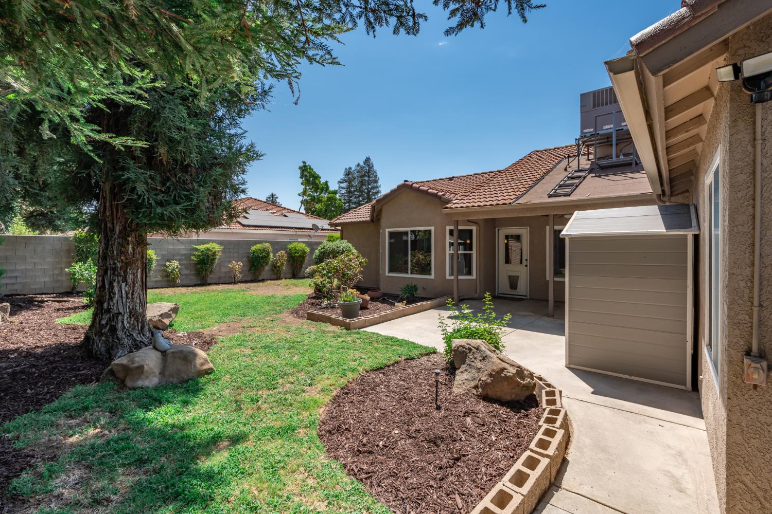 923 Oak Avenue, Clovis, CA 93611