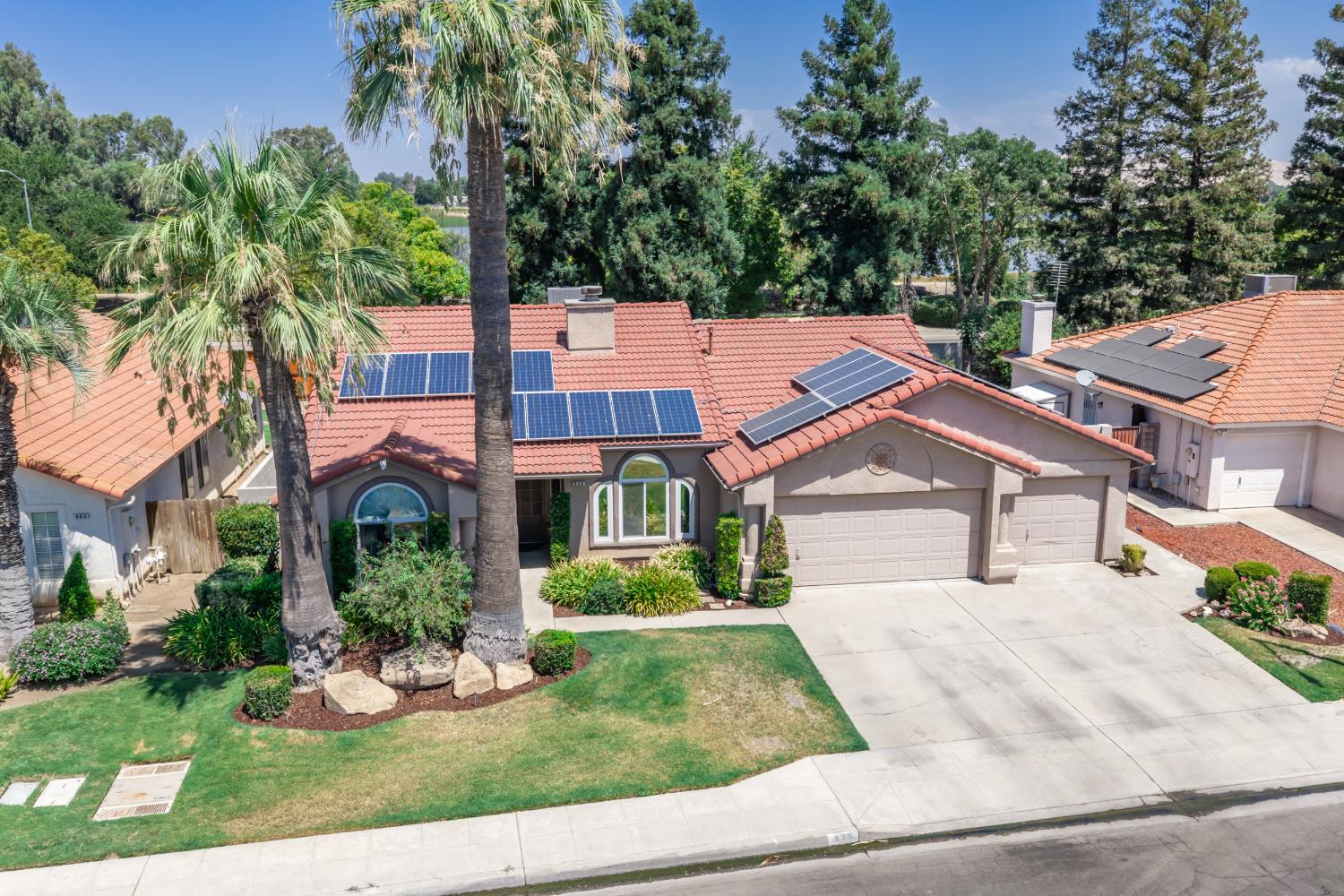 923 Oak Avenue, Clovis, CA 93611