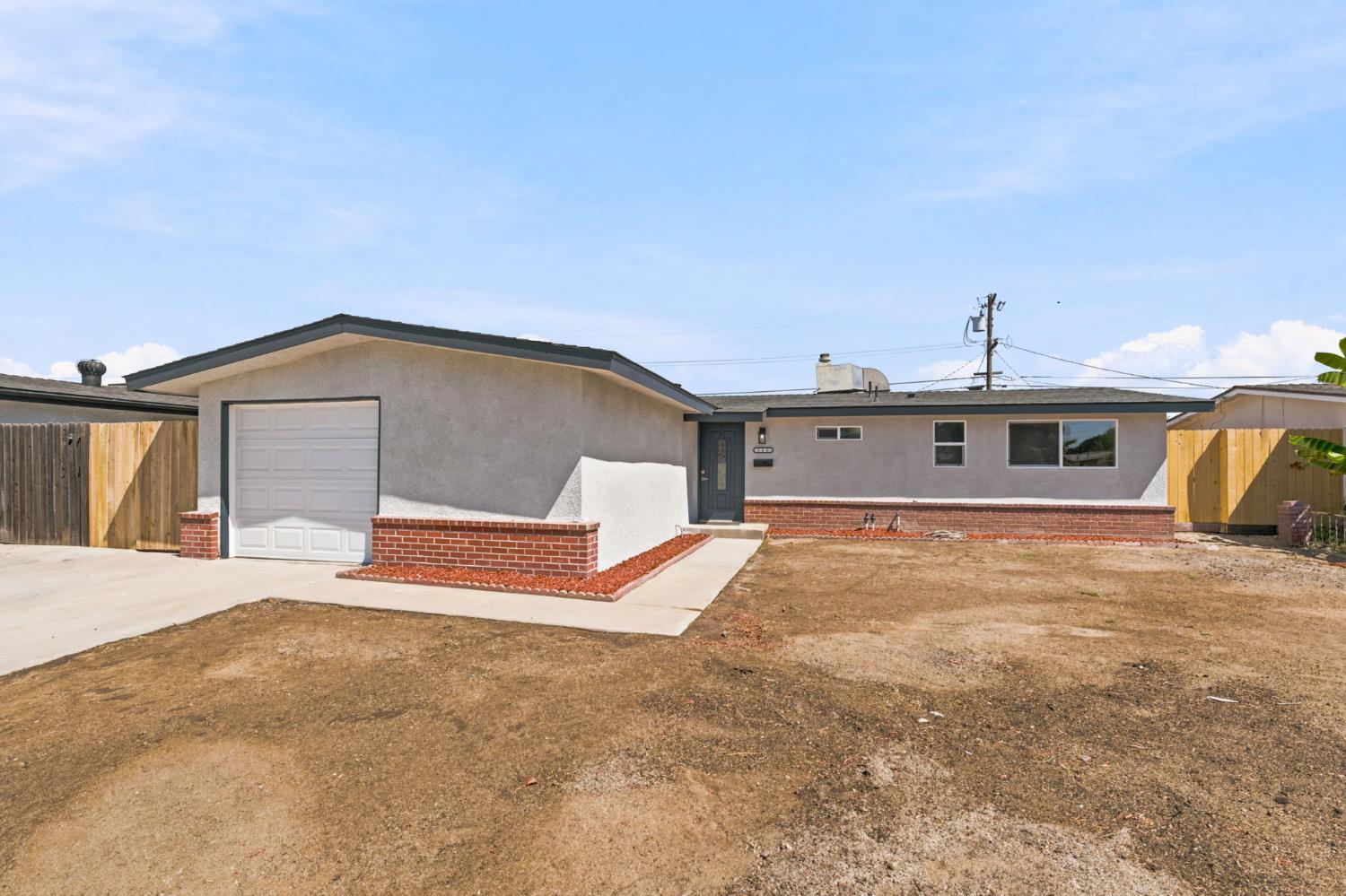 125 Pico Ave, Clovis, CA 93612
