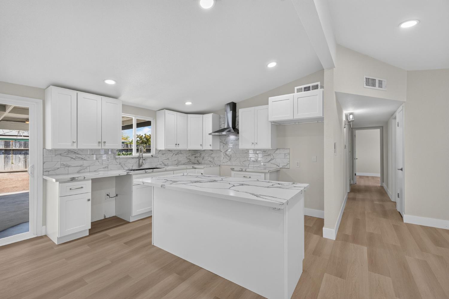 125 Pico Ave, Clovis, CA 93612