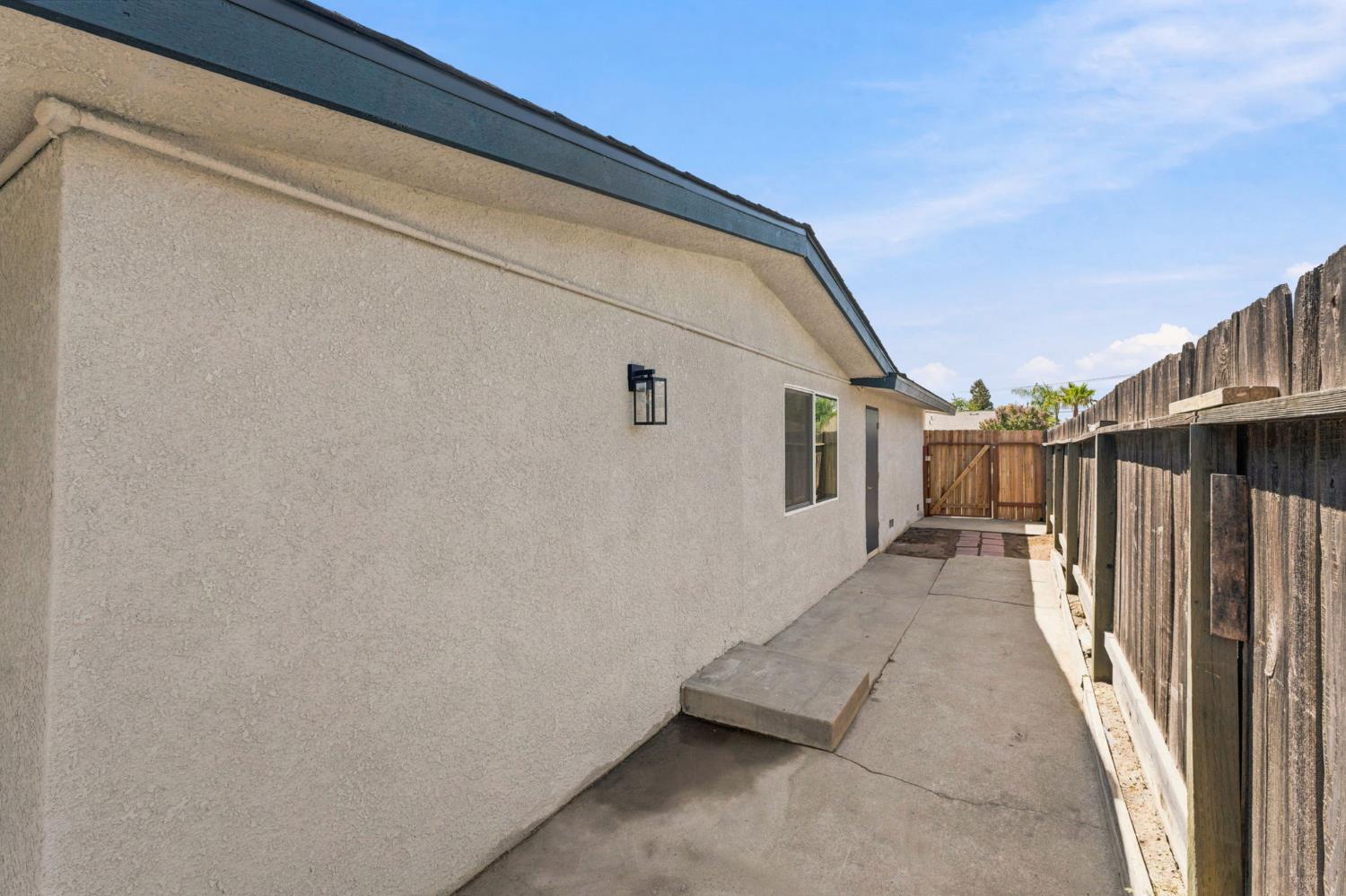 125 Pico Ave, Clovis, CA 93612
