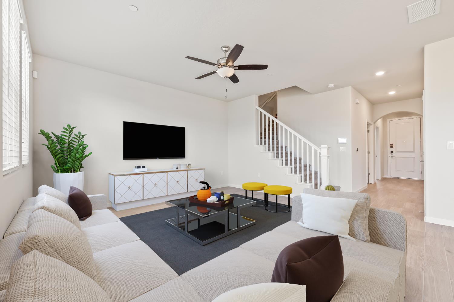 7114 W Ashcroft Ave, Fresno, CA 93723