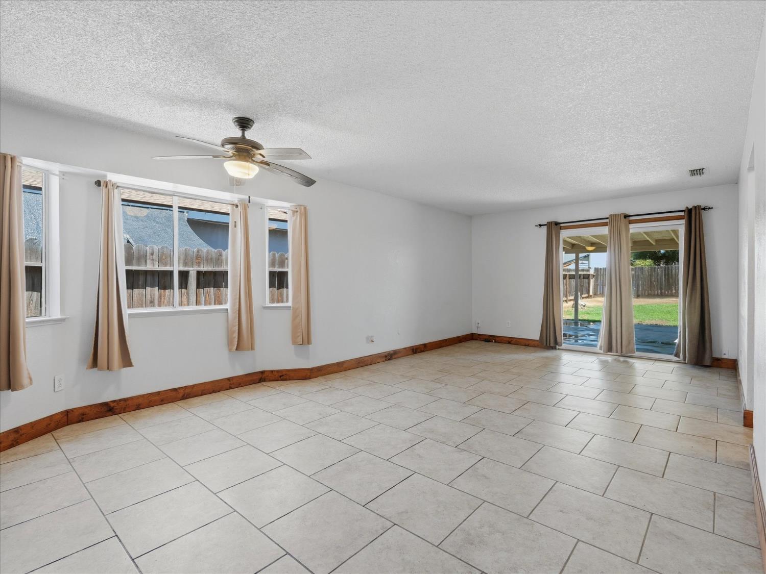 4036 N Cornelia Ave, Fresno, CA 93722