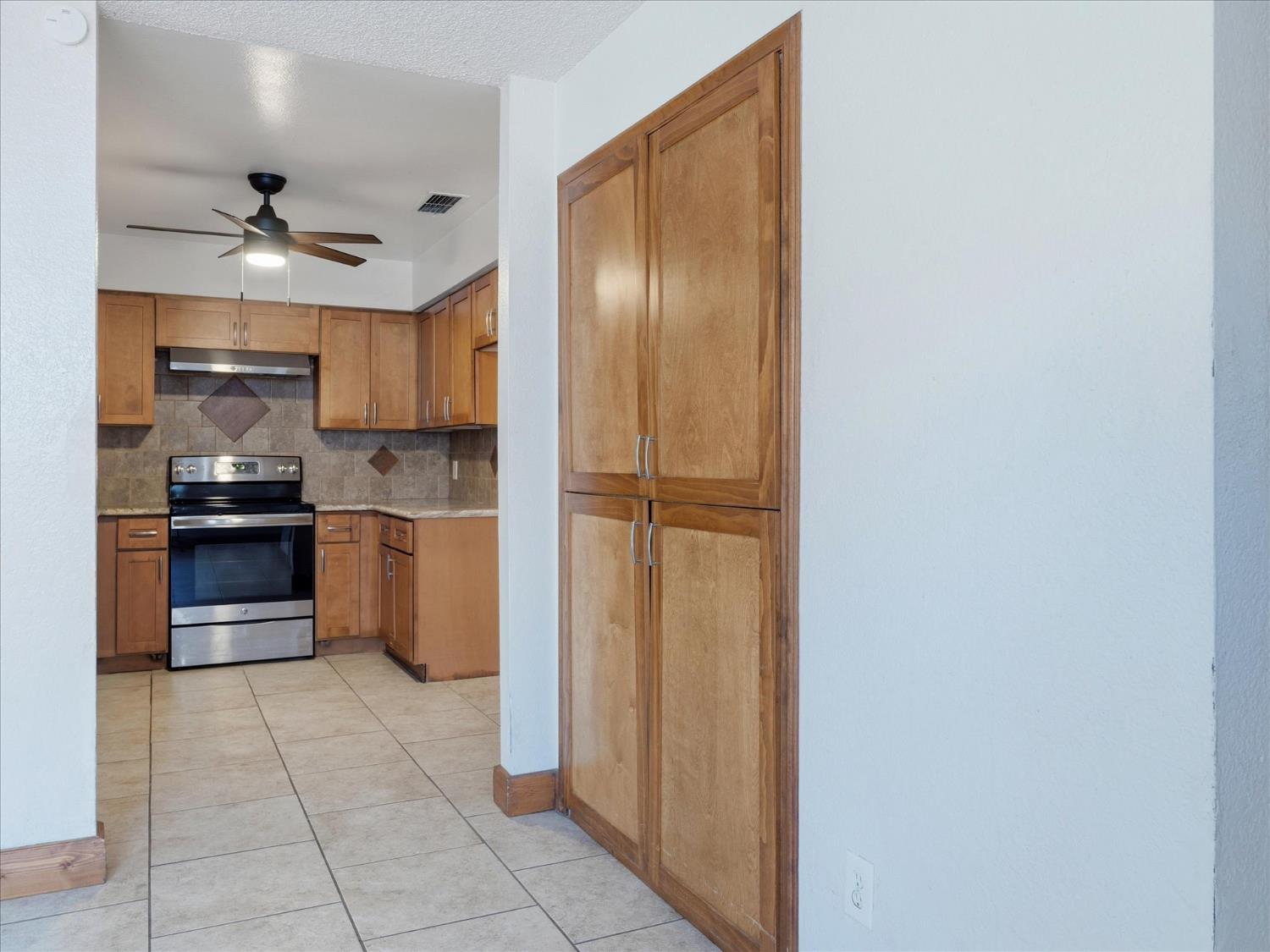 4036 N Cornelia Ave, Fresno, CA 93722