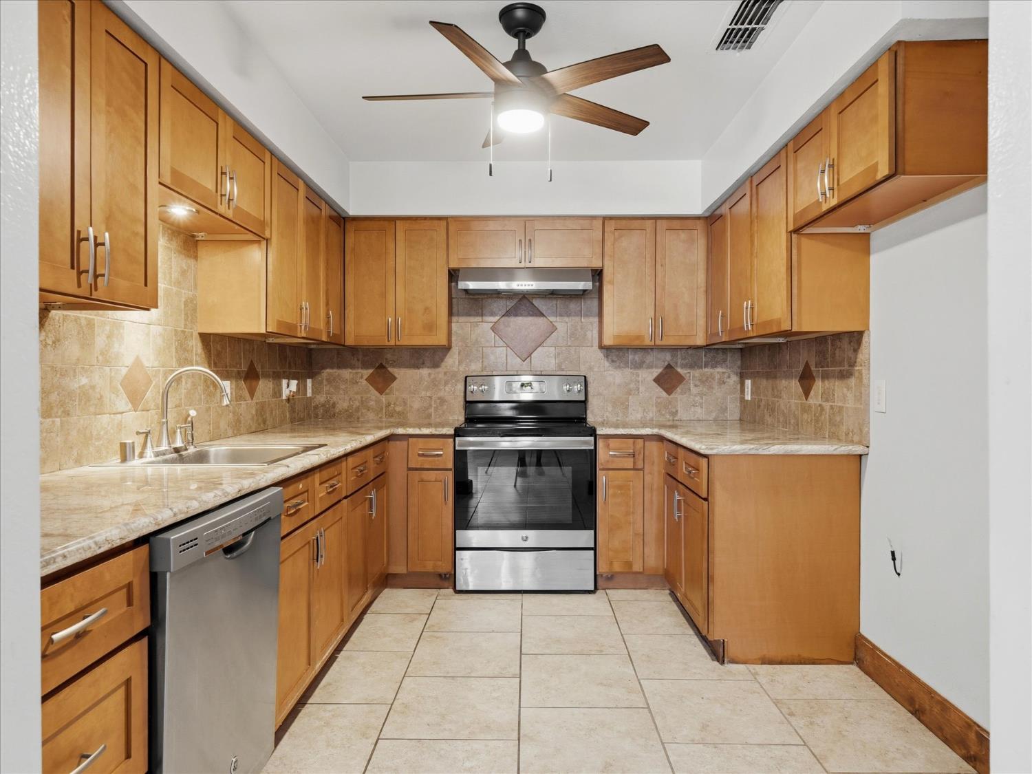 4036 N Cornelia Ave, Fresno, CA 93722