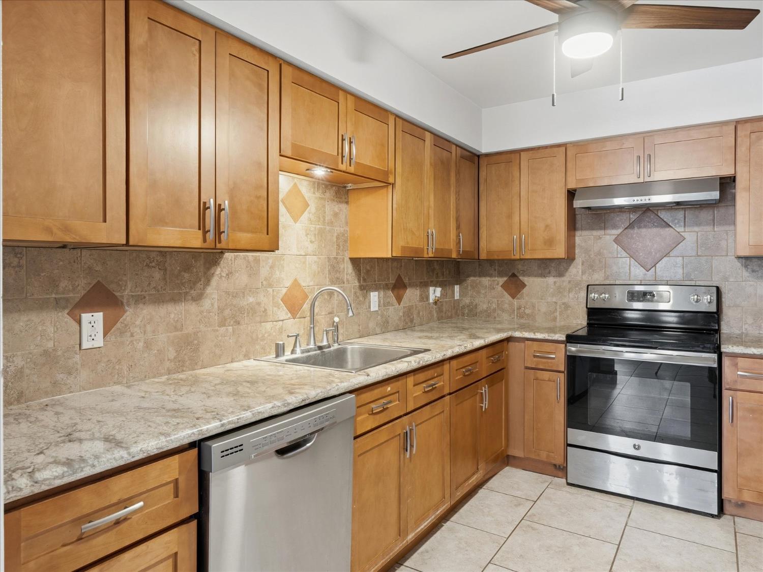 4036 N Cornelia Ave, Fresno, CA 93722