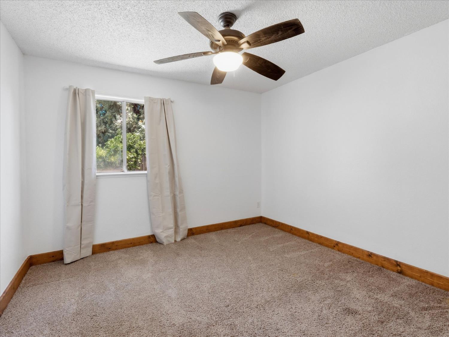 4036 N Cornelia Ave, Fresno, CA 93722