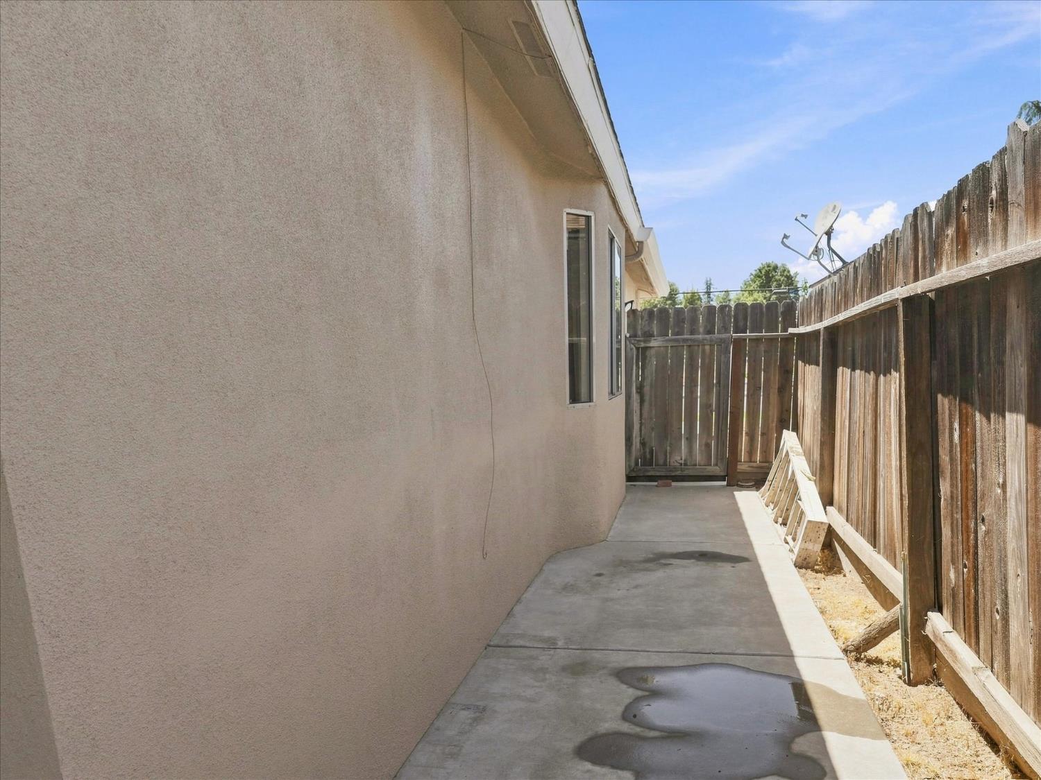 4036 N Cornelia Ave, Fresno, CA 93722