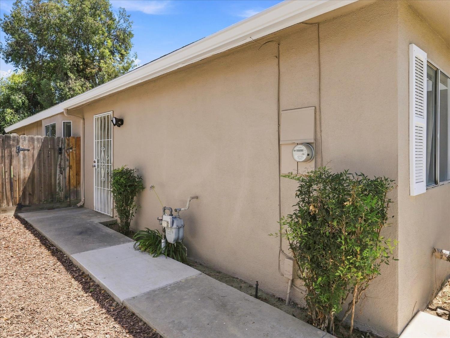 4036 N Cornelia Ave, Fresno, CA 93722