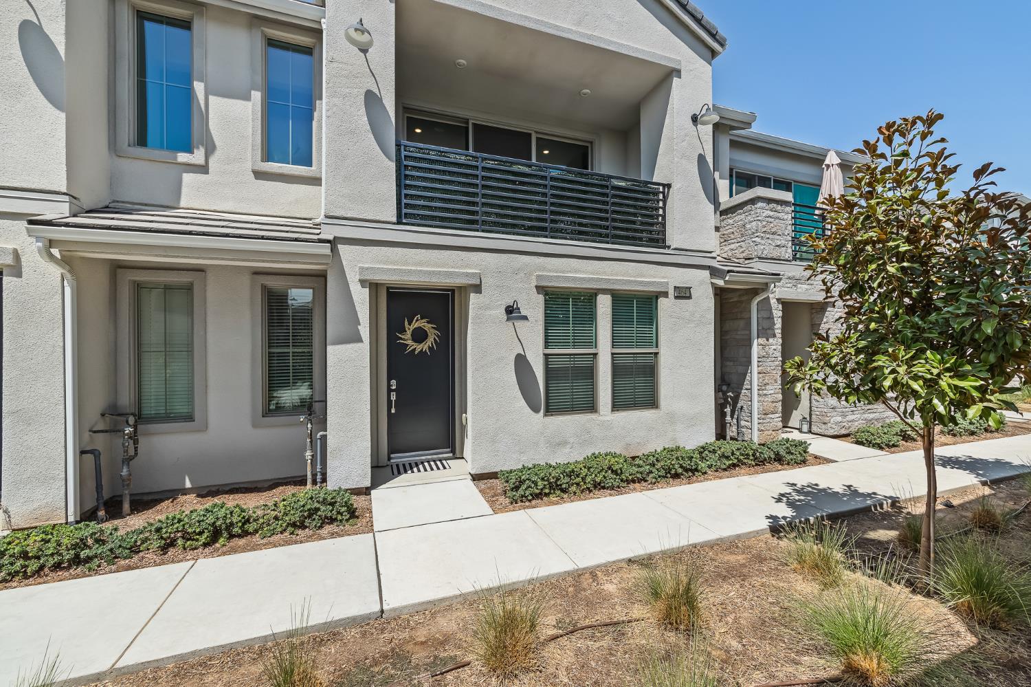 464 W Balsam Ln, Clovis, CA 93611