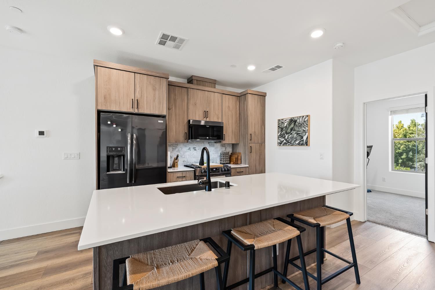 464 W Balsam Ln, Clovis, CA 93611