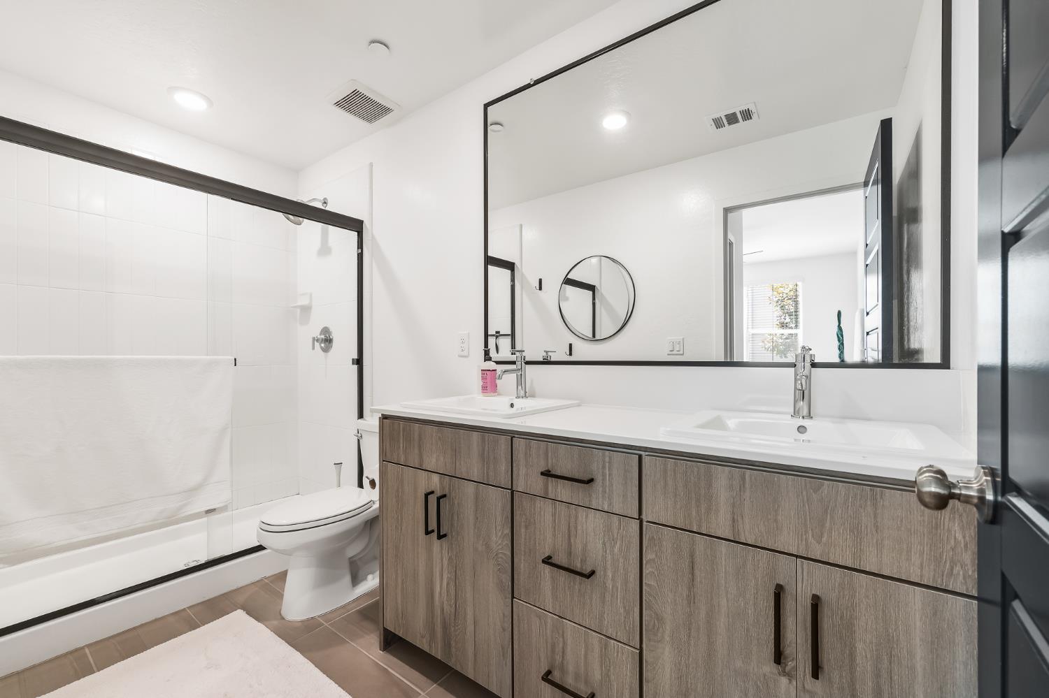 464 W Balsam Ln, Clovis, CA 93611