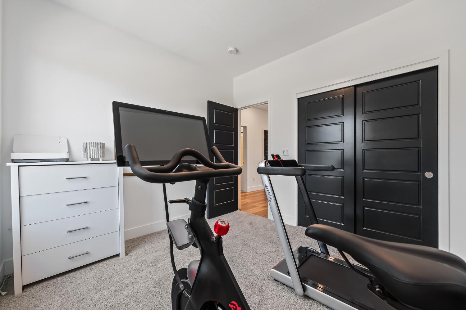 464 W Balsam Ln, Clovis, CA 93611