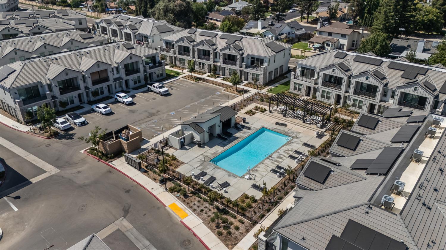 464 W Balsam Ln, Clovis, CA 93611