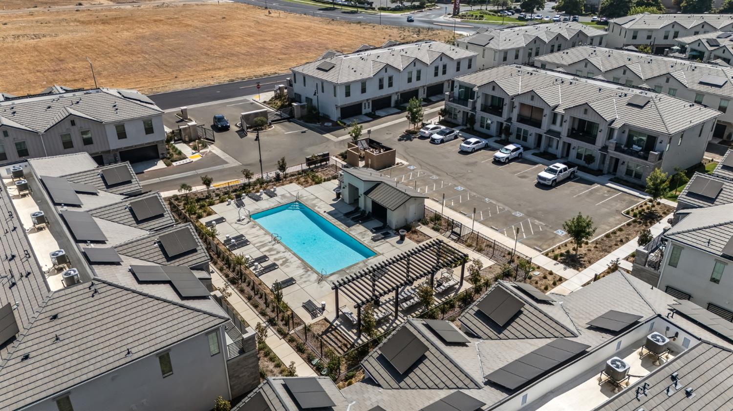 464 W Balsam Ln, Clovis, CA 93611