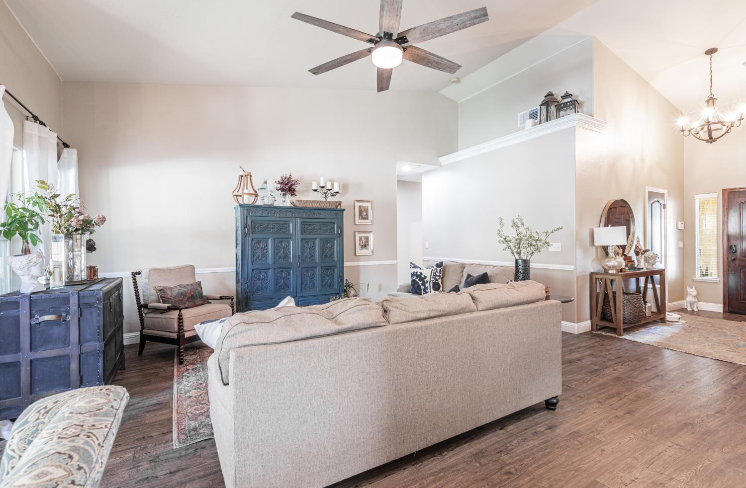 197 Moody Ave, Clovis, CA 93619