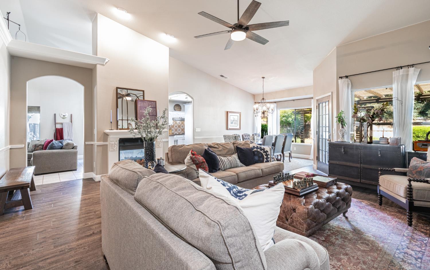 197 Moody Ave, Clovis, CA 93619