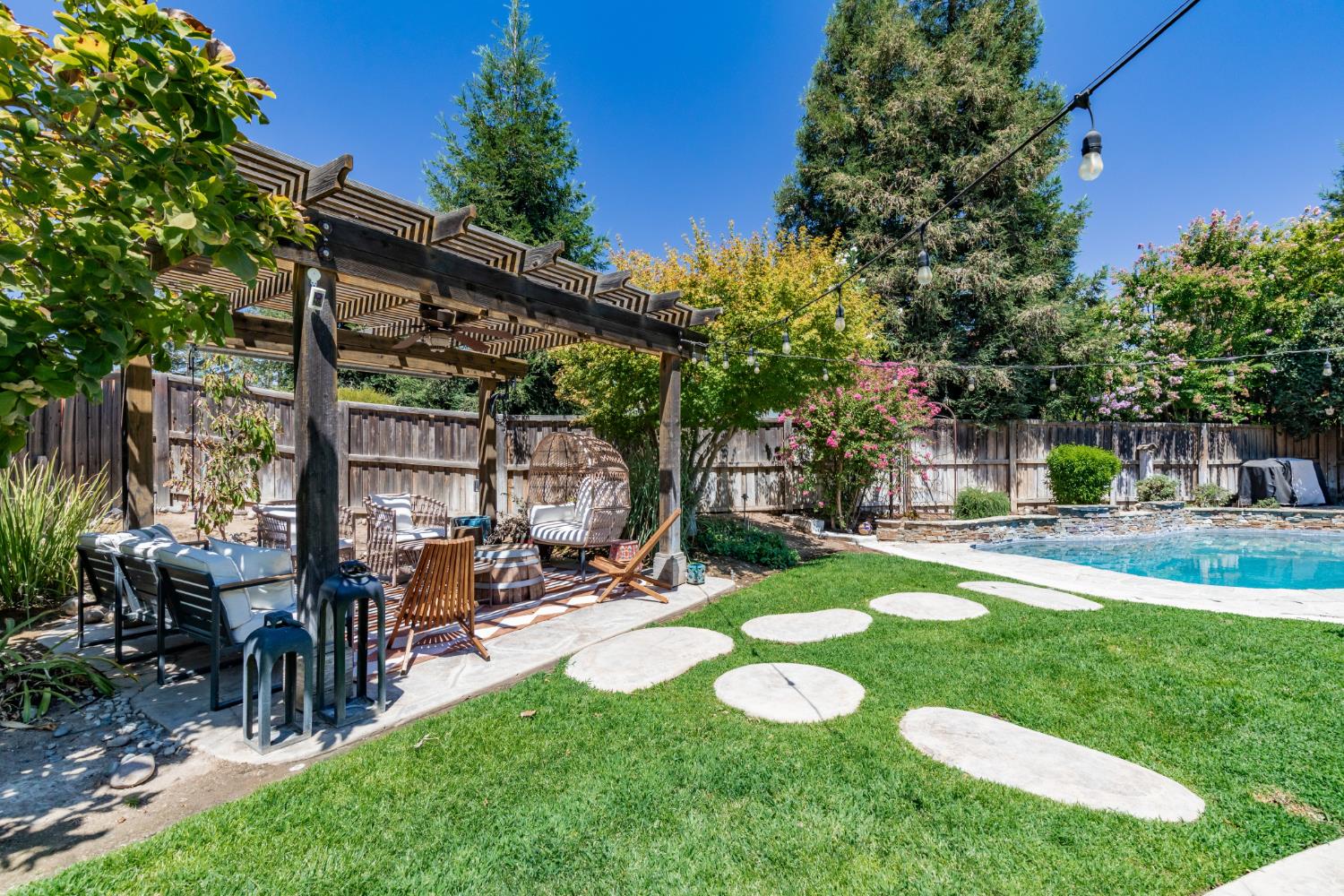 197 Moody Ave, Clovis, CA 93619