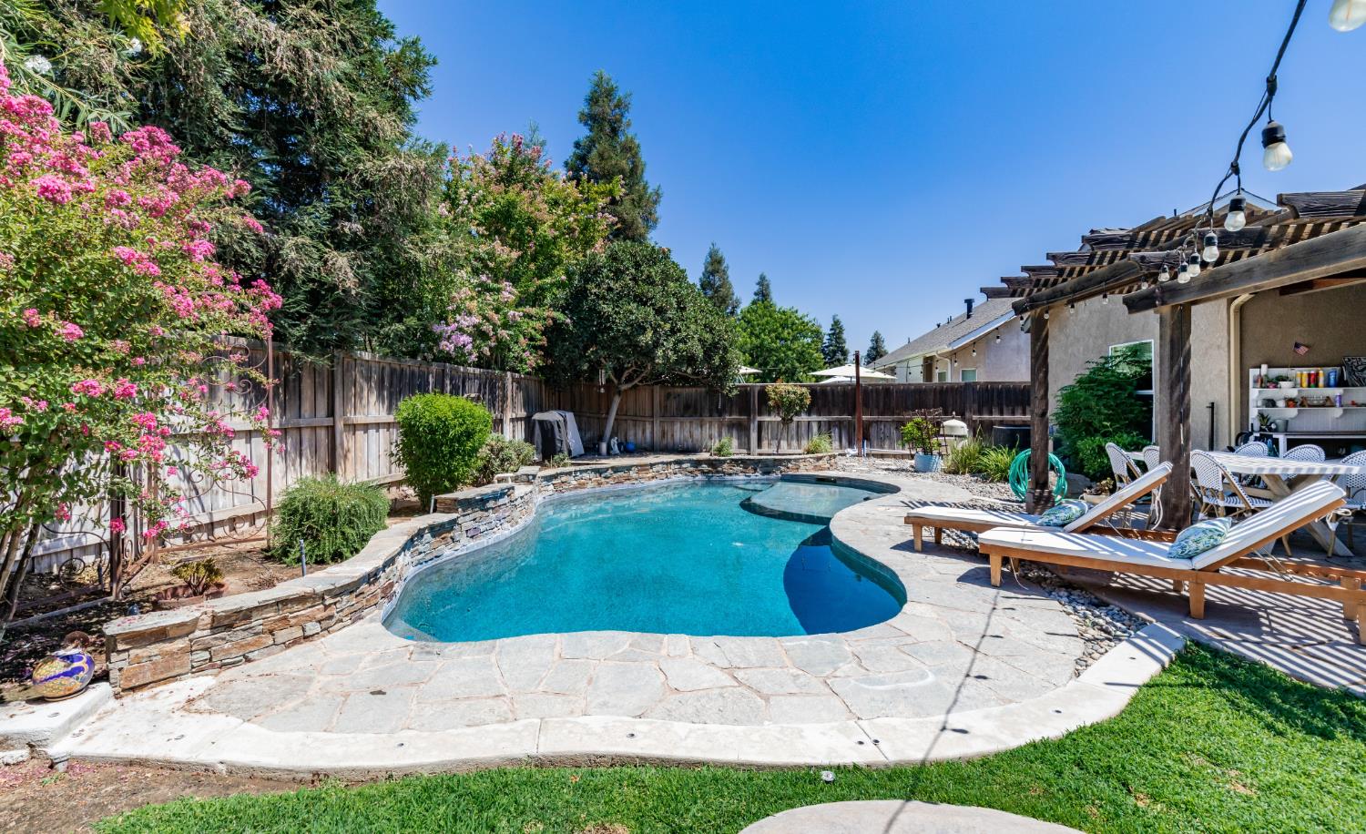 197 Moody Ave, Clovis, CA 93619