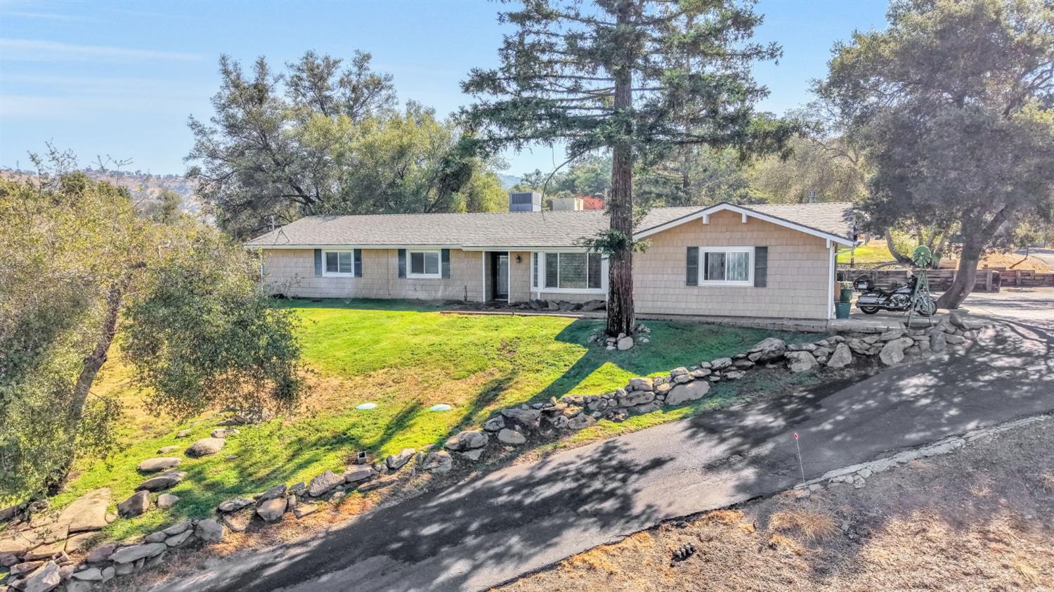 36515 Wells Rd, Coarsegold, CA 93614
