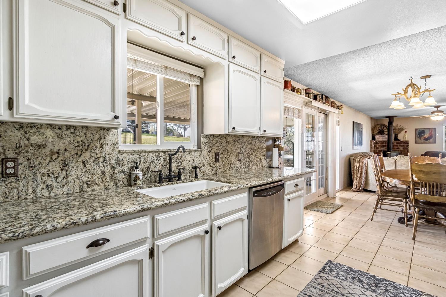 36515 Wells Rd, Coarsegold, CA 93614