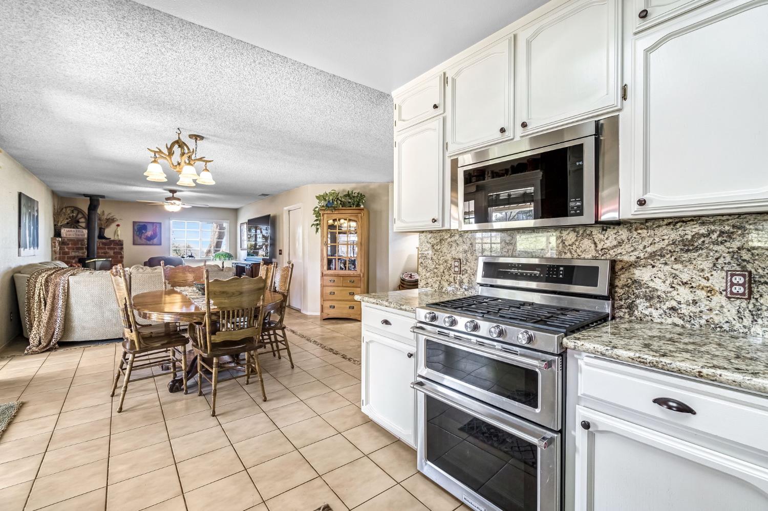 36515 Wells Rd, Coarsegold, CA 93614