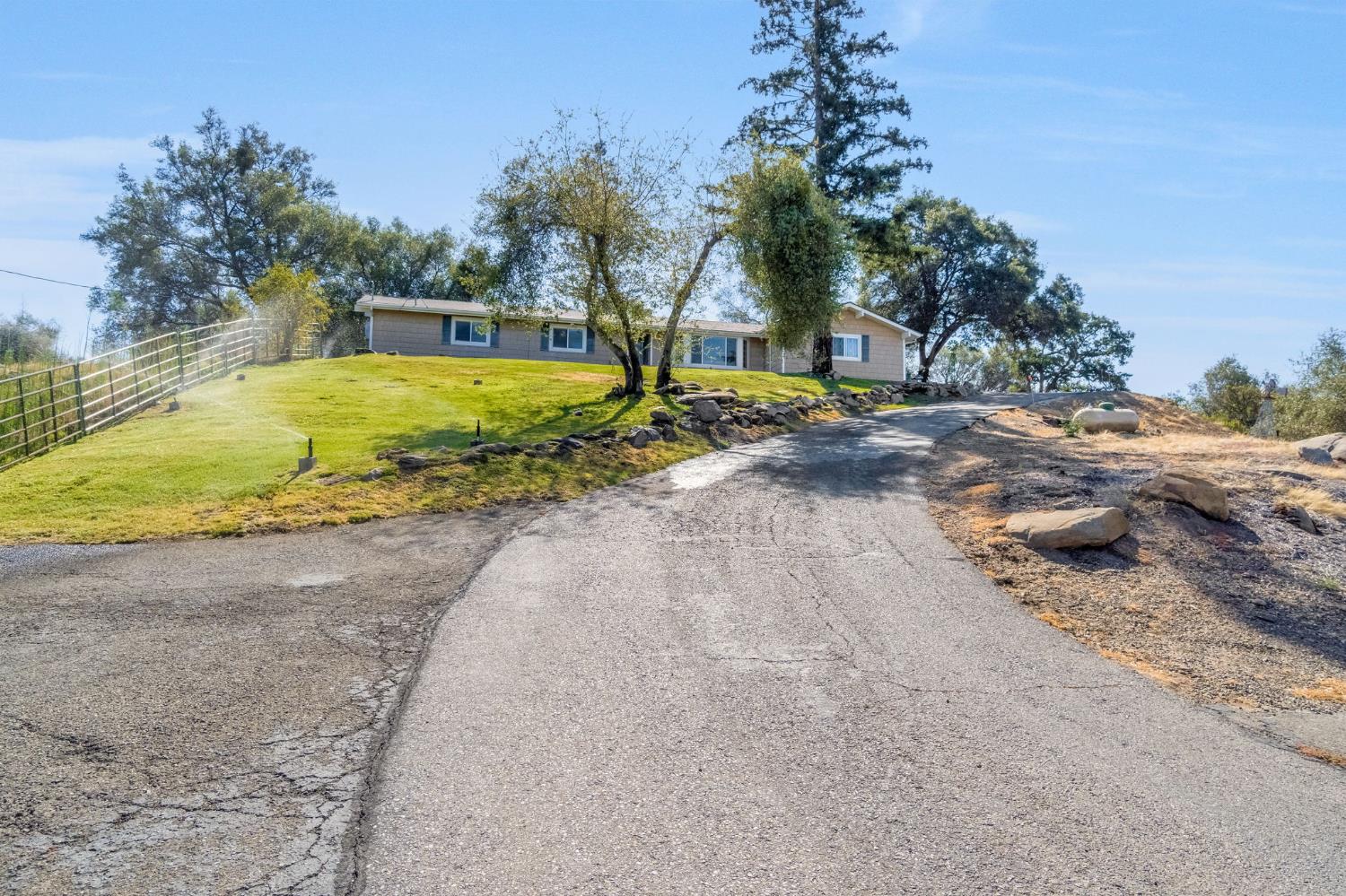 36515 Wells Rd, Coarsegold, CA 93614