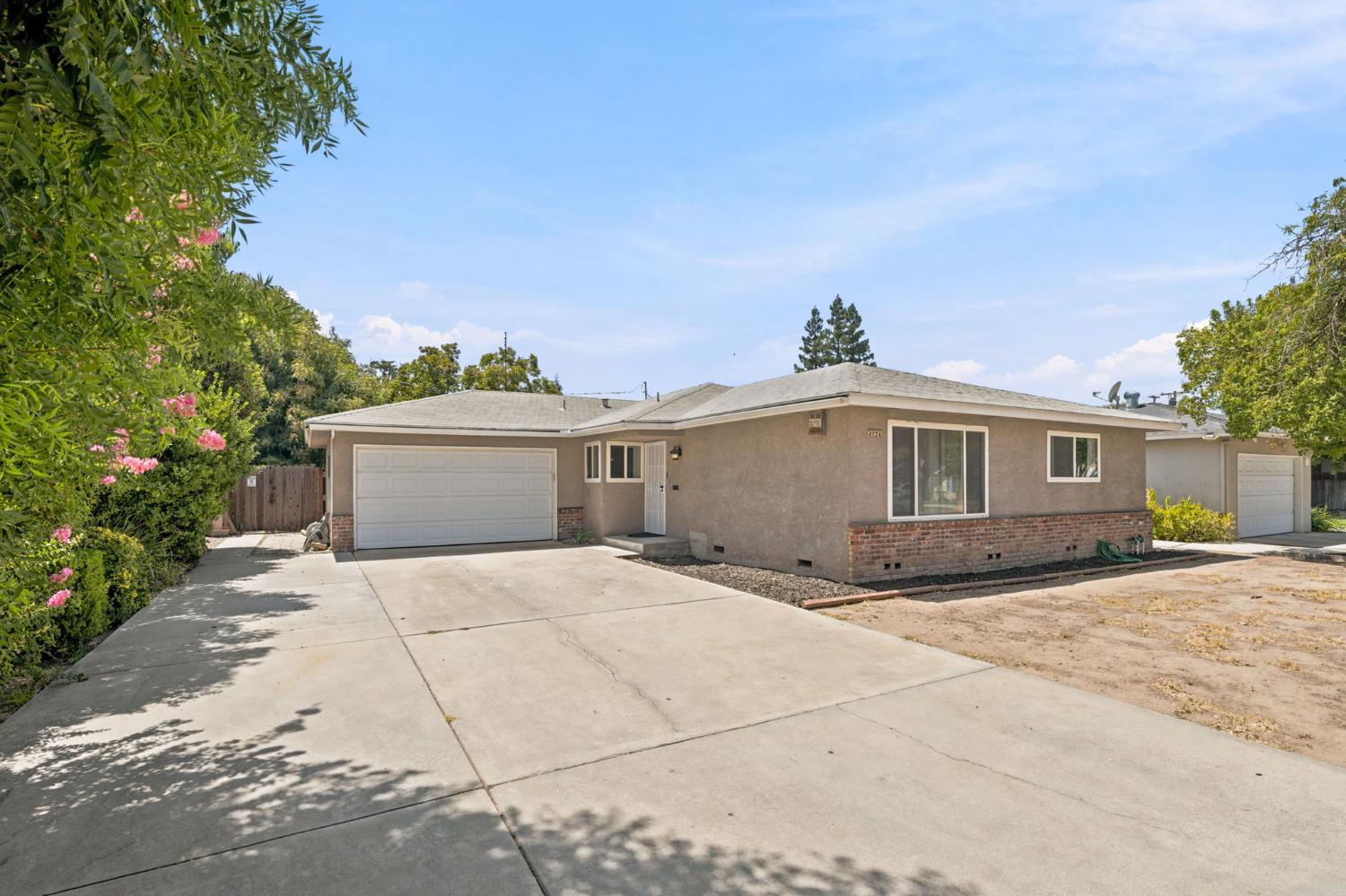 4824 E Santa Ana Ave, Fresno, CA 93726