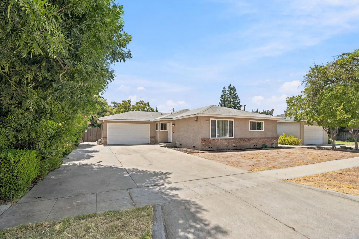 4824 E Santa Ana Ave, Fresno, CA 93726