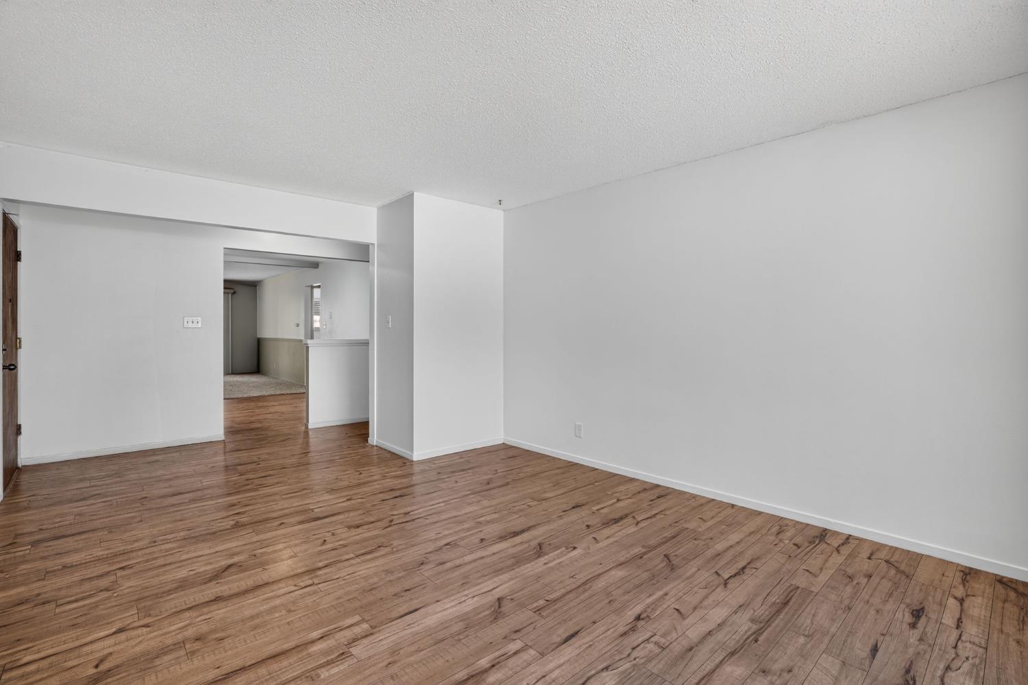 4824 E Santa Ana Ave, Fresno, CA 93726