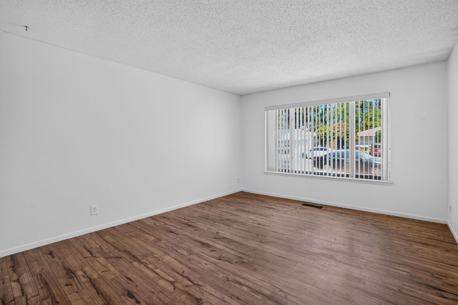 4824 E Santa Ana Ave, Fresno, CA 93726