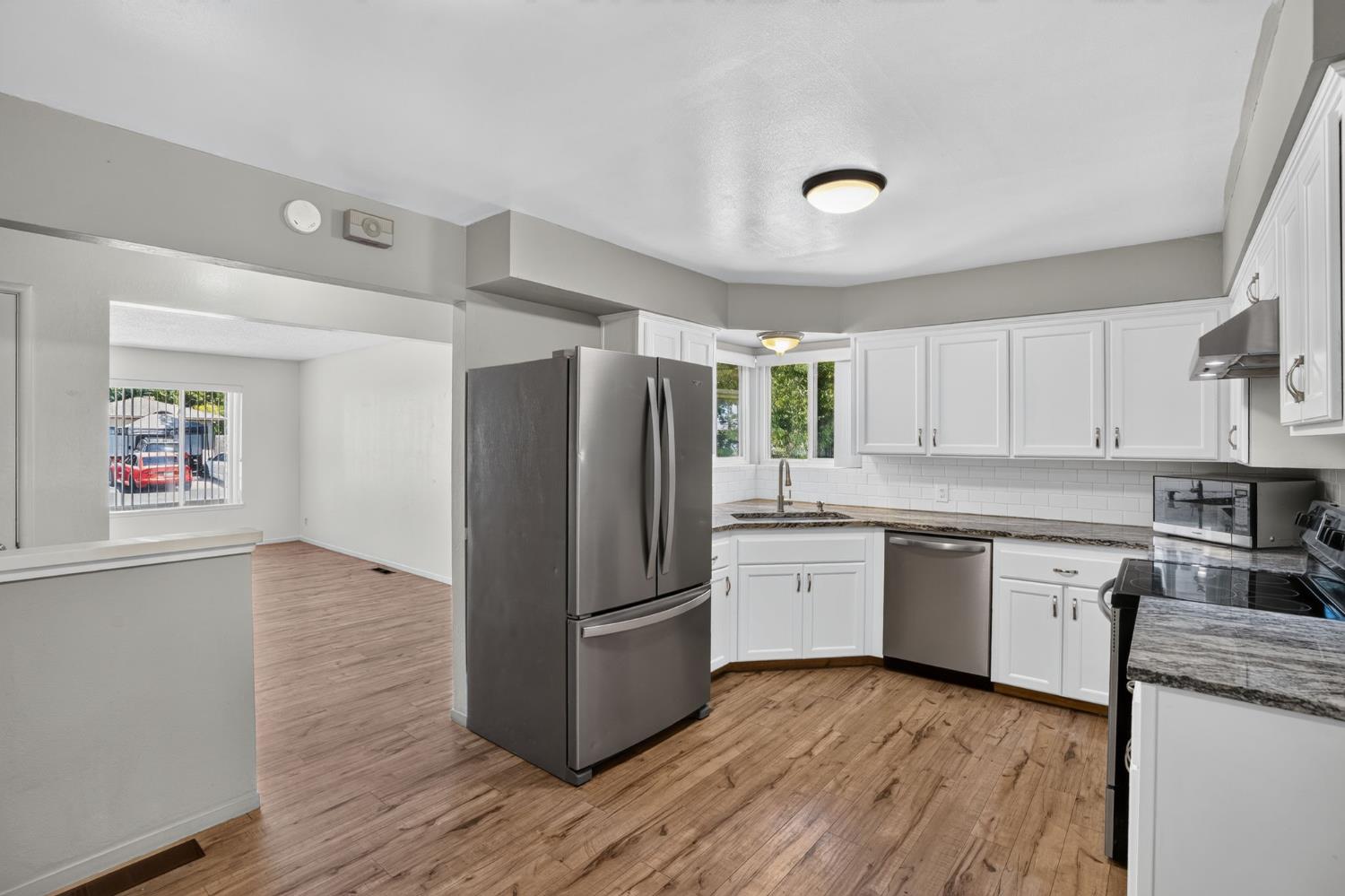 4824 E Santa Ana Ave, Fresno, CA 93726