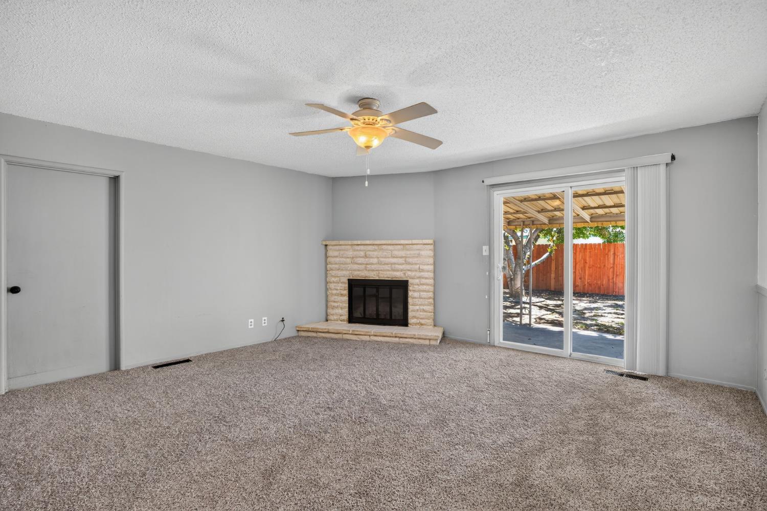 4824 E Santa Ana Ave, Fresno, CA 93726