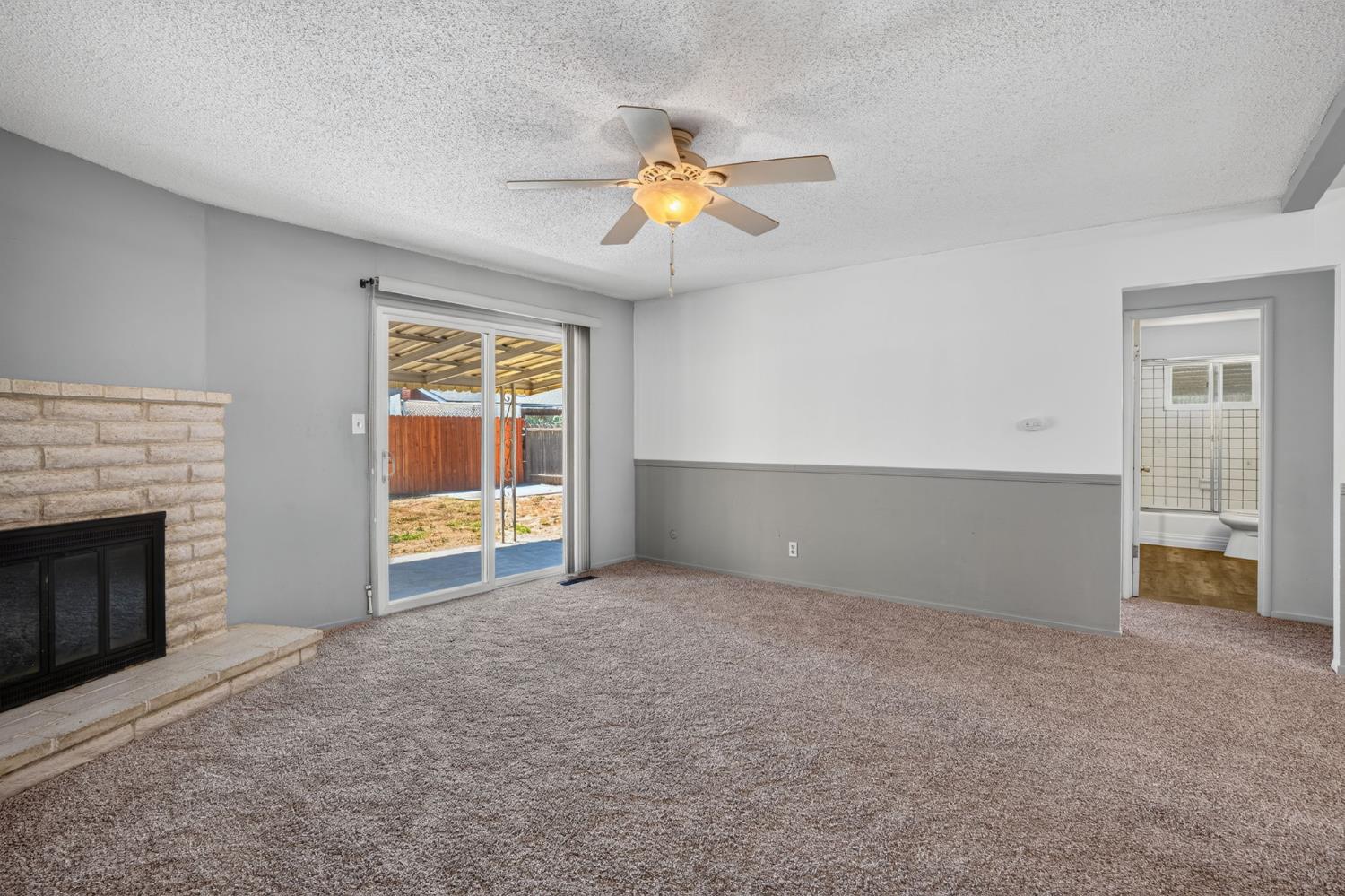 4824 E Santa Ana Ave, Fresno, CA 93726
