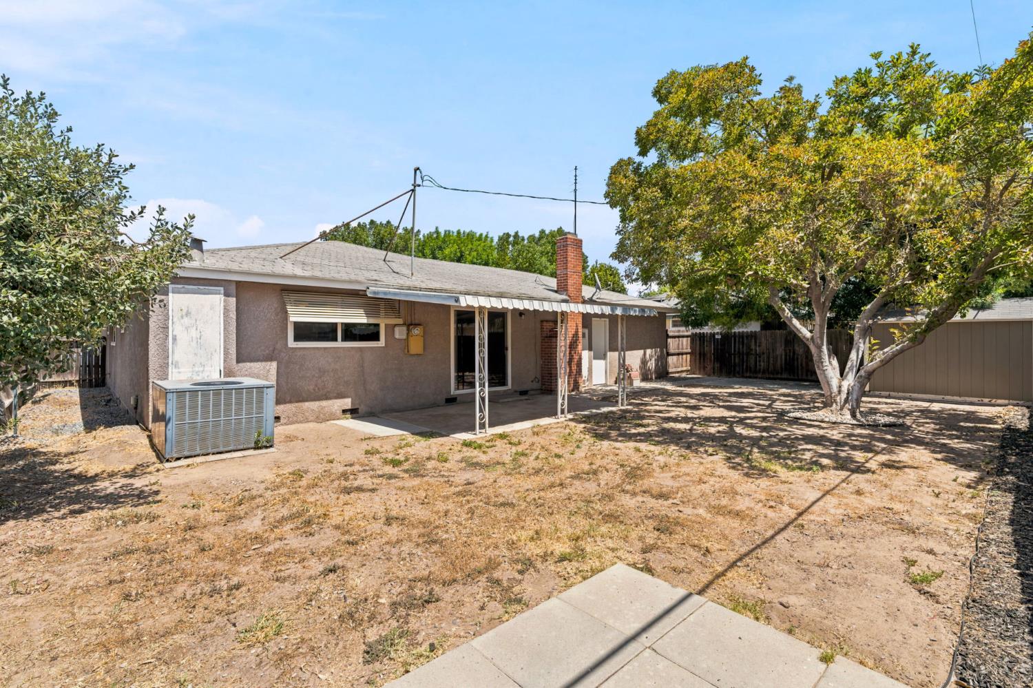 4824 E Santa Ana Ave, Fresno, CA 93726