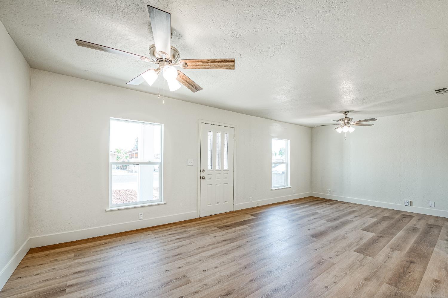 1651 5Th St, Clovis, CA 93611