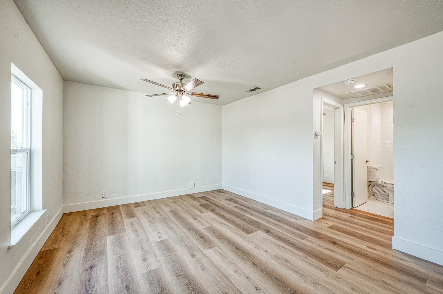 1651 5Th St, Clovis, CA 93611