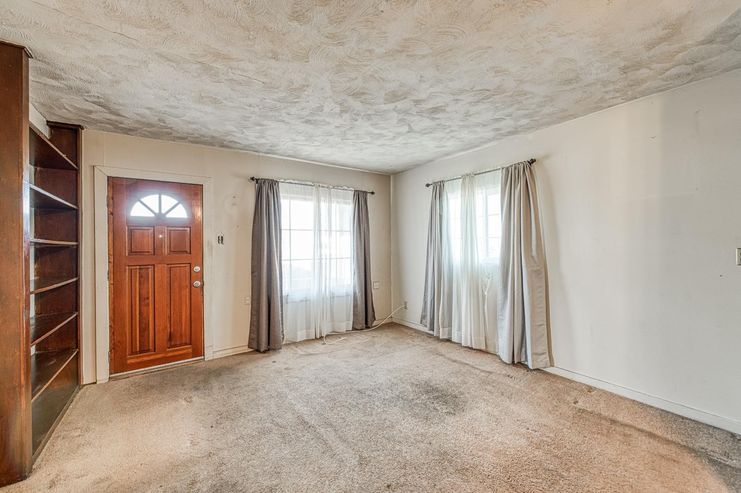 2031 Whitson St, Selma, CA 93662