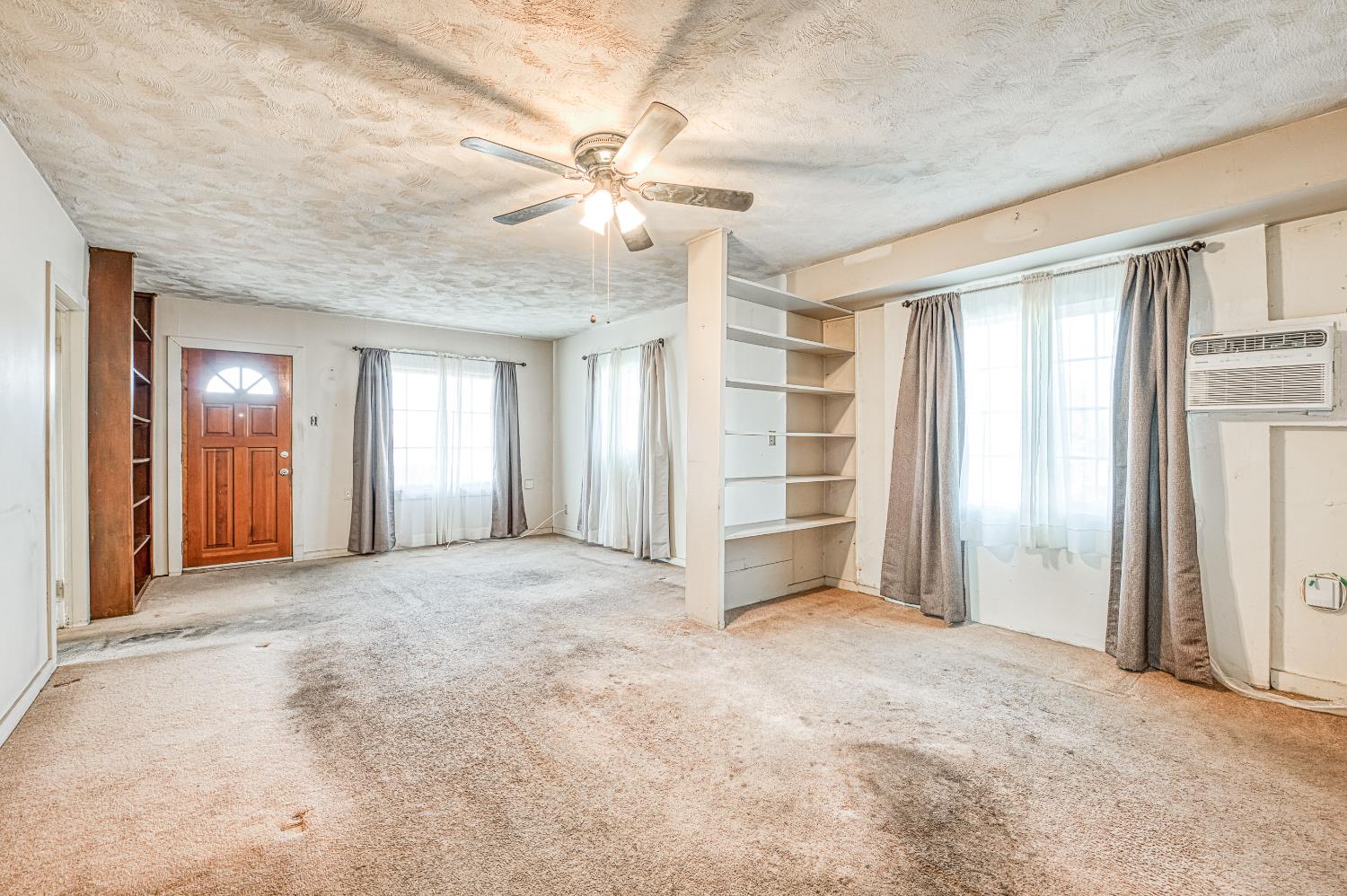 2031 Whitson St, Selma, CA 93662