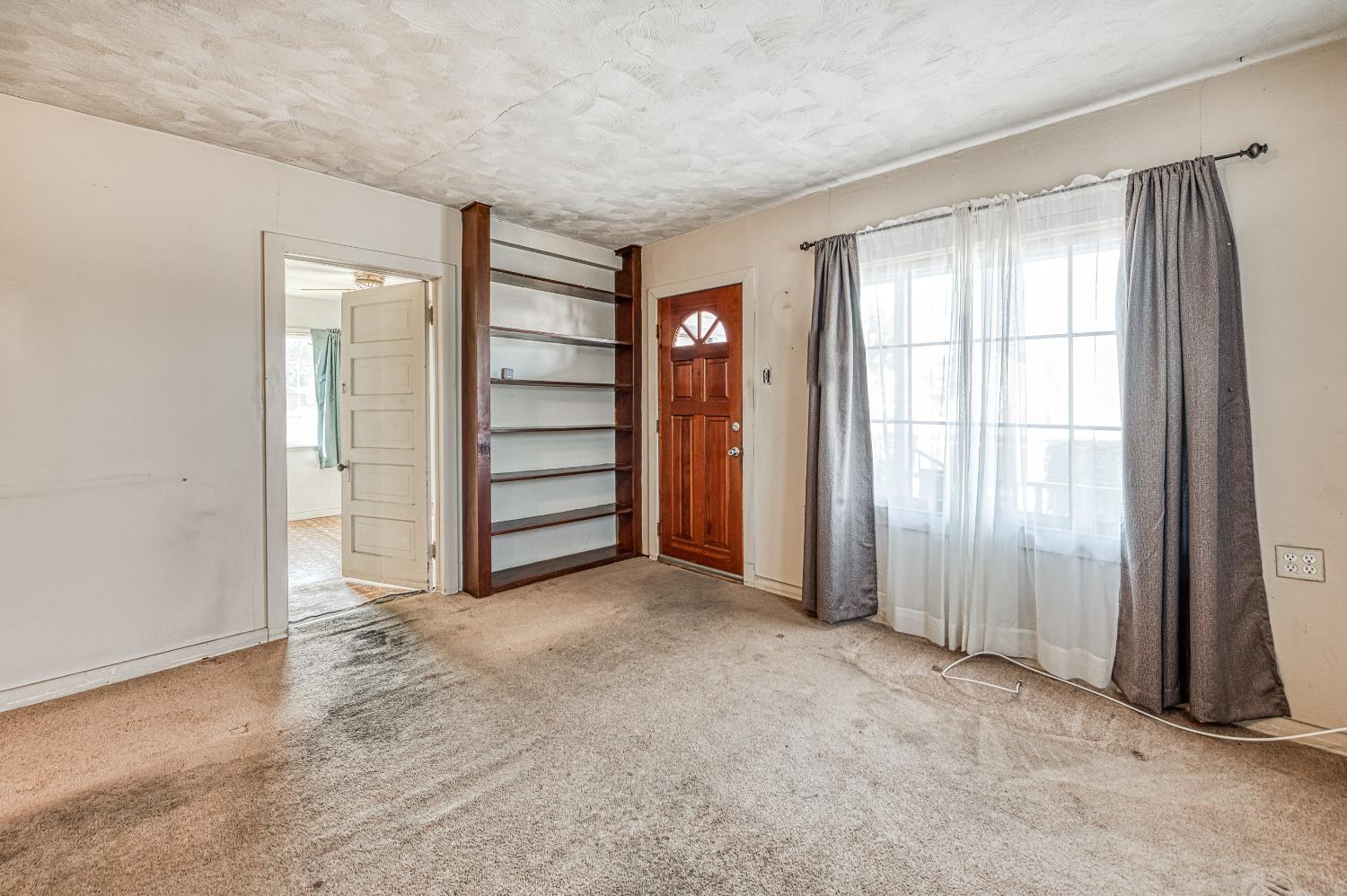 2031 Whitson St, Selma, CA 93662