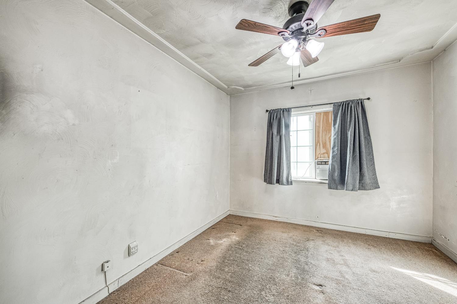 2031 Whitson St, Selma, CA 93662