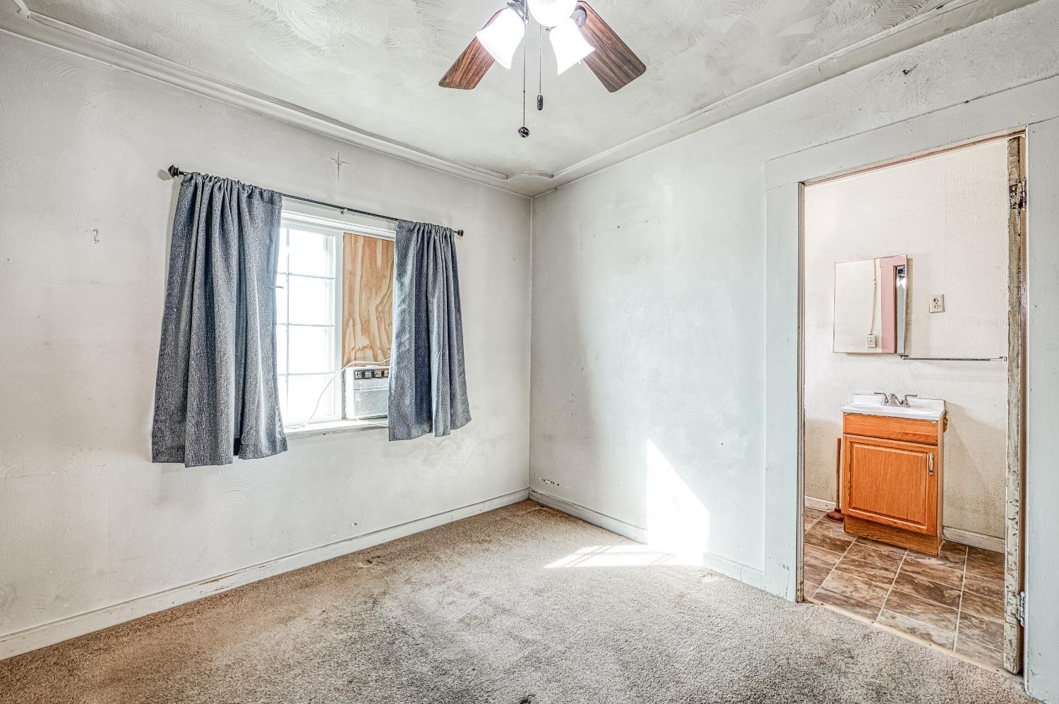 2031 Whitson St, Selma, CA 93662