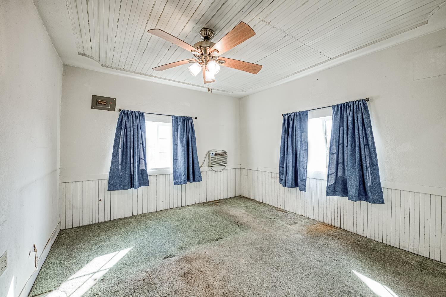 2031 Whitson St, Selma, CA 93662